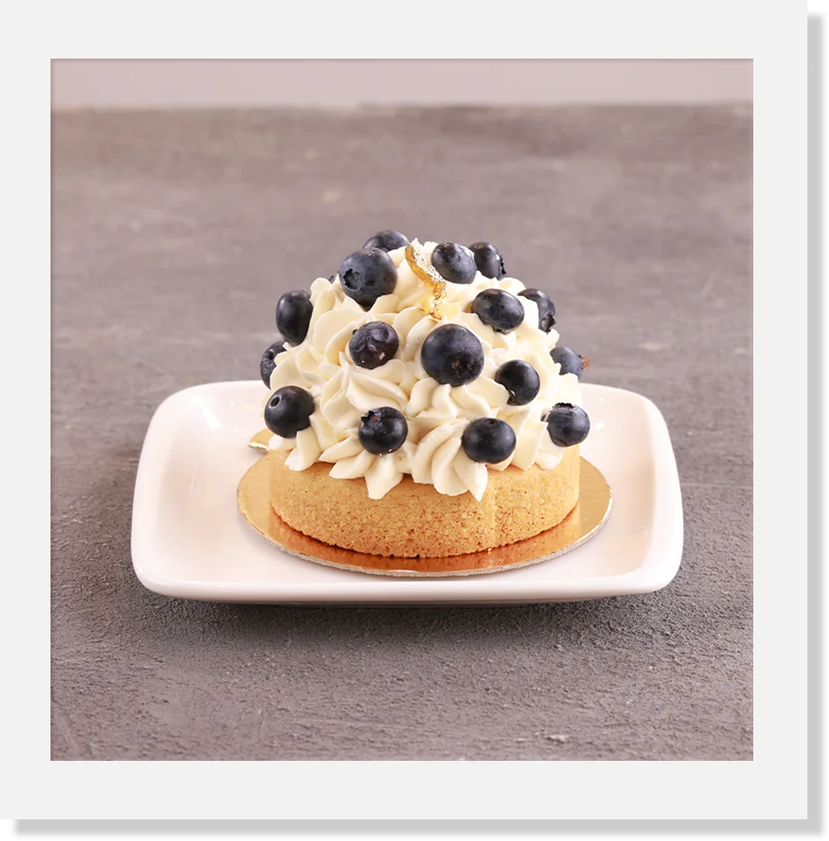 Yaban mersinli kremalı tart